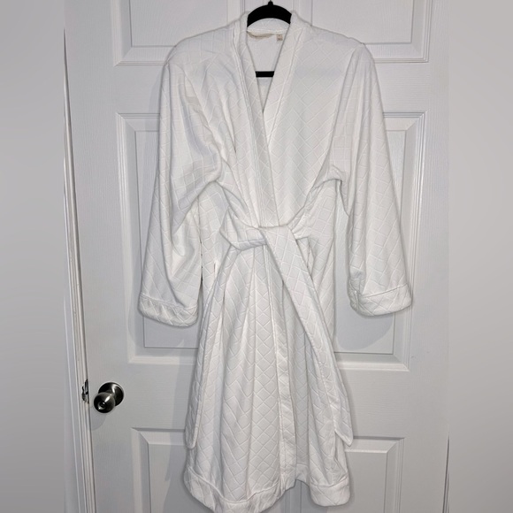 Soft Surroundings Women’s plush white robe - waffle design - Size Large - Picture 1 of 7